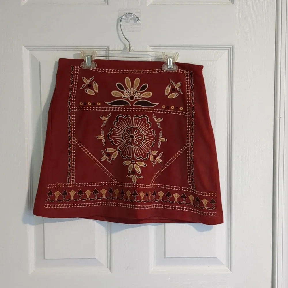 Miami (francesca's), burnt orange skirt embroidered, size Medium - Picture 1 of 4